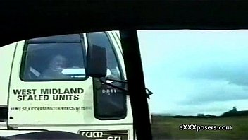 Teen flashes to passing truckers