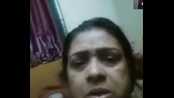Deshi Mature aunty react while watching cock in fb massenger calling