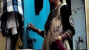 Desi Randi Bhabhi Changing Dress