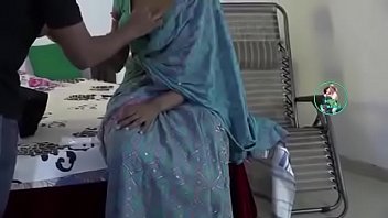 Hot Indian Bhabhi romance With Doctor at Home