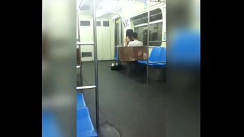 Transando no metro em publico Fucking in the subway in public