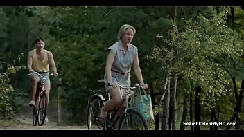 Sonja Gerhardt - Deutschland 83 - S01E02 (2015) - 2