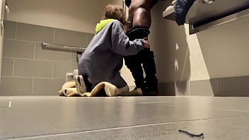 Sloopy blowjob in public bathroom