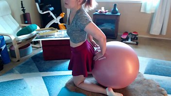 Morning yoga ball stretching short skirt
