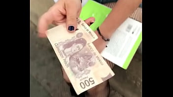 SEXO por DINERO en la CALLE a Linda Chava MEXICANA de 18Años, Le OFREZCO DINERO en la PLAZA Para que me ENSEÑE sus Grandes TETAS en PUBLICO, Samantha 18 Años PARTE 1