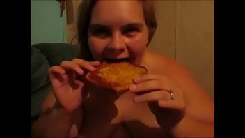 Amanda Thick Butt Eats 2 Grill Cheese Sandwhichs Making Her Fatter - Bbwoogle.com