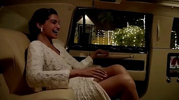 sonam kapoor hot boobs never seen before